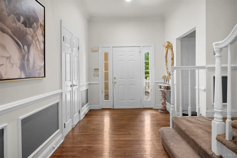 10 Swan Court, Glen Cove, NY 11542 - #3