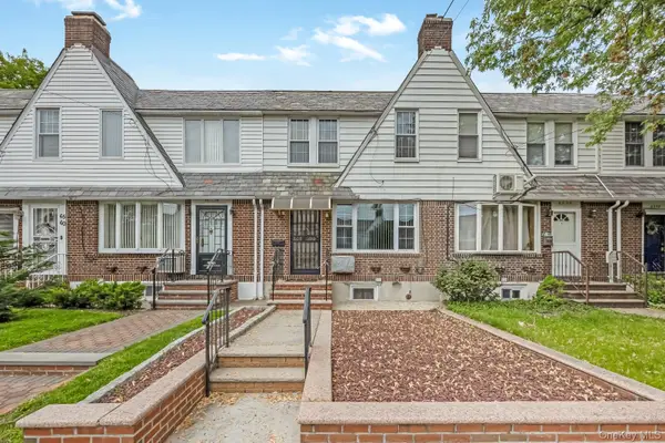 65-56 77th Place, Middle Village, NY 11379