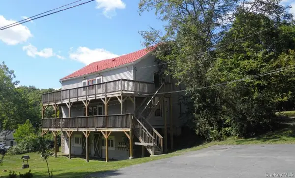 234 Lakeshore Drive, Pleasant Valley, NY 12569