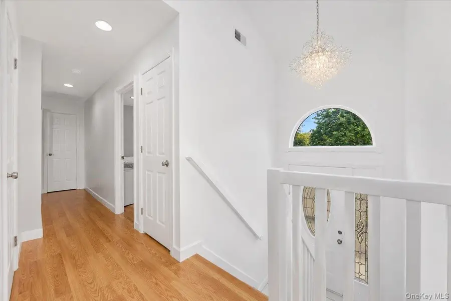 15 Oakhurst Street, South Huntington, NY 11746 - #2