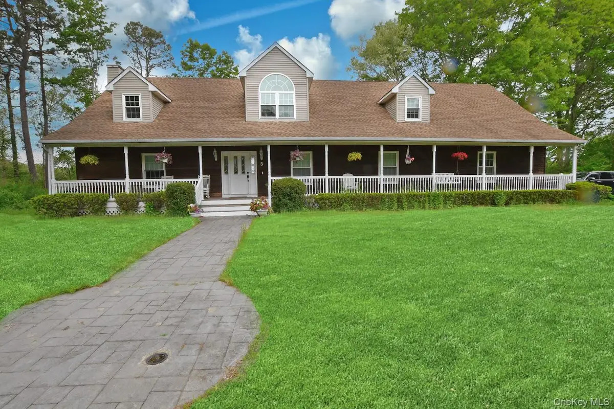 5 Easterly Court, Manorville, NY 11949 - #1