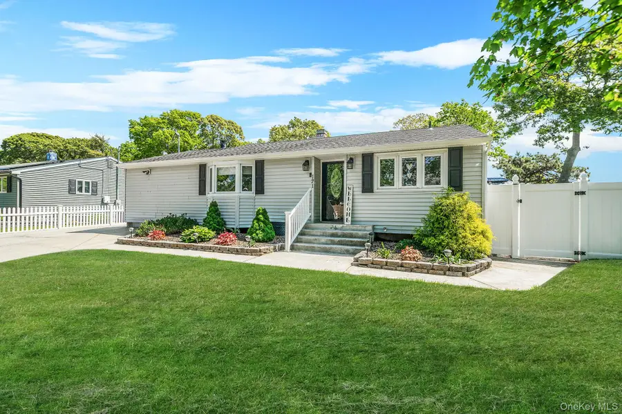 121 Selden Boulevard, Centereach, NY 11720 - #3