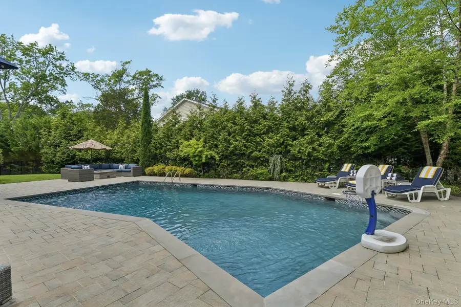 1 Lakeville Court, East Hills, NY 11576 - #2