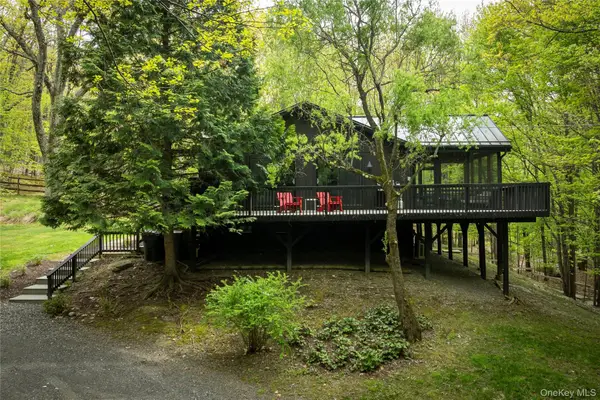 1 Van Buren Drive, Hillsdale, NY 12516
