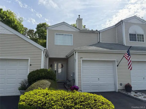 251 Barn Swallow Court, Manorville, NY 11949
