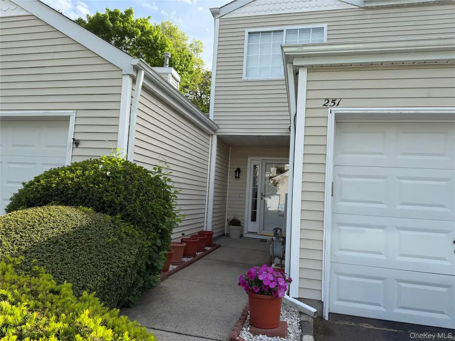 251 Barn Swallow Court, Manorville, NY 11949 - #2