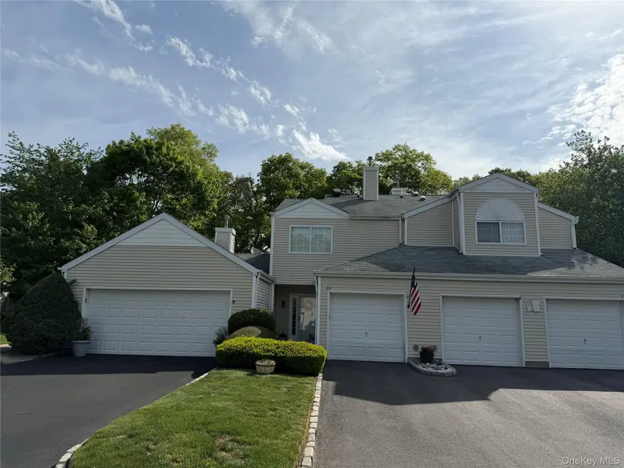 251 Barn Swallow Court, Manorville, NY 11949 - #3