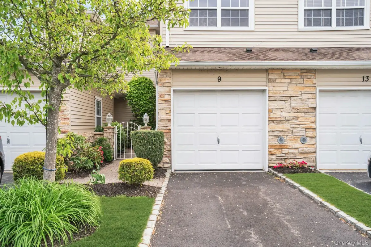 9 Windwatch Drive, Hauppauge, NY 11788 - #1