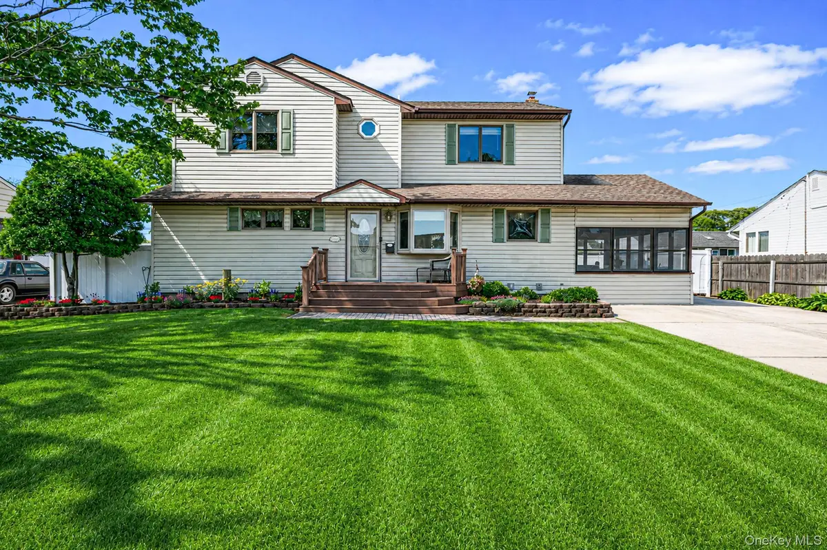 11 Windsor Street, Islip, NY 11751 - #1