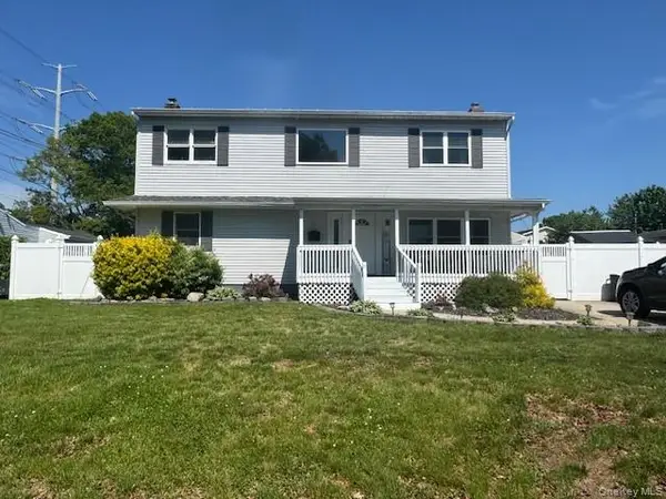 25 Marc Street, Ronkonkoma, NY 11779