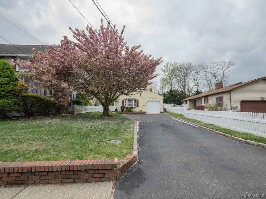 2080 Seamans Neck Road, Seaford, NY 11783 - #3