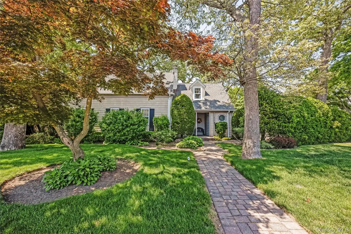 215 Melville Road, Farmingdale, NY 11735 - #1