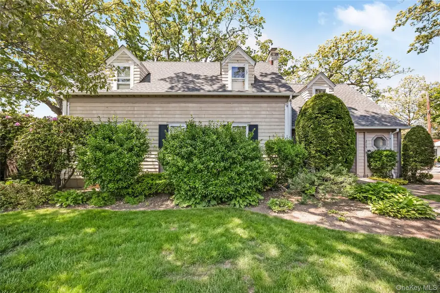 215 Melville Road, Farmingdale, NY 11735 - #2