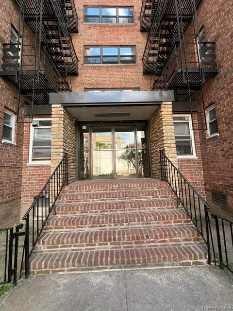 64-74 Saunders Street #4B, Rego Park, NY 11374