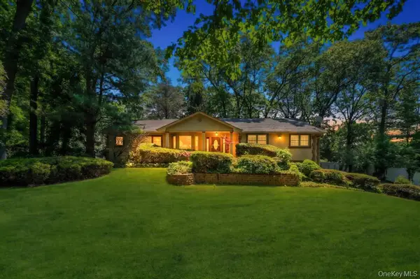 28 Penn Drive, Dix Hills, NY 11746