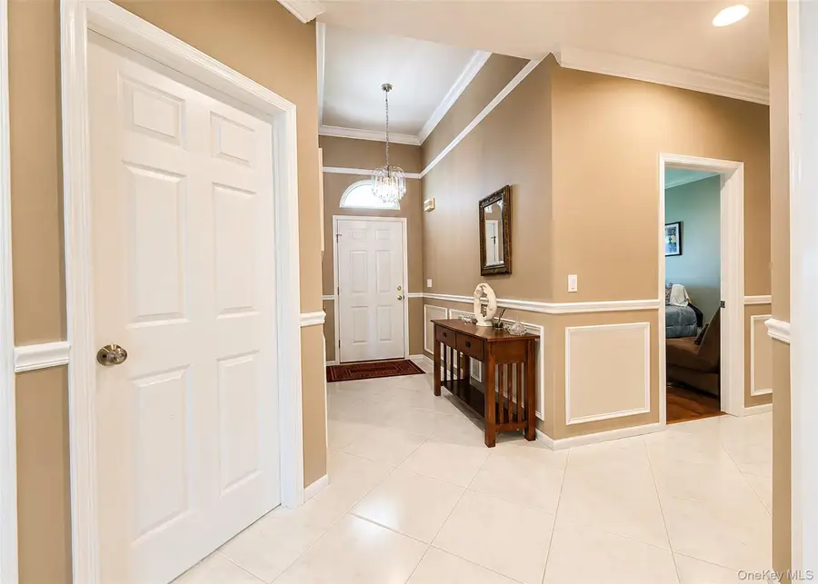 12 Laurel Lane, Holtsville, NY 11742 - #3