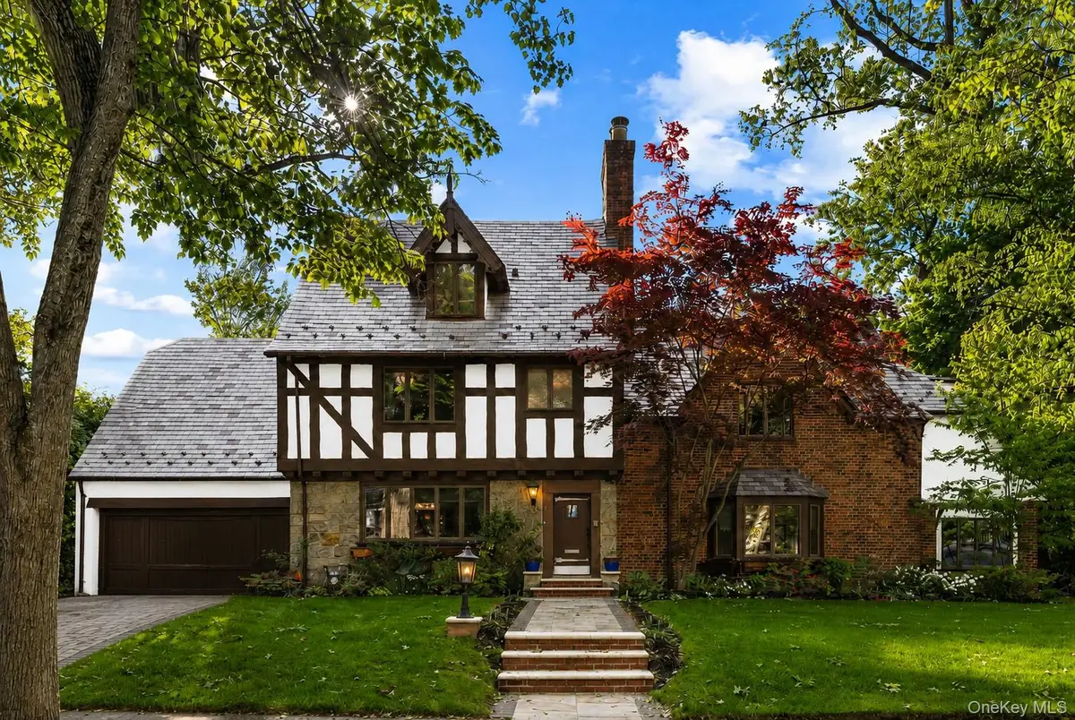 2 Rutland Road, Great Neck, NY 11020 - #1