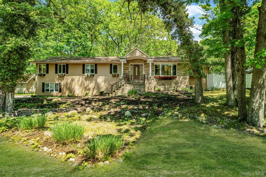 5 Valerie Court, Yaphank, NY 11980 - #2