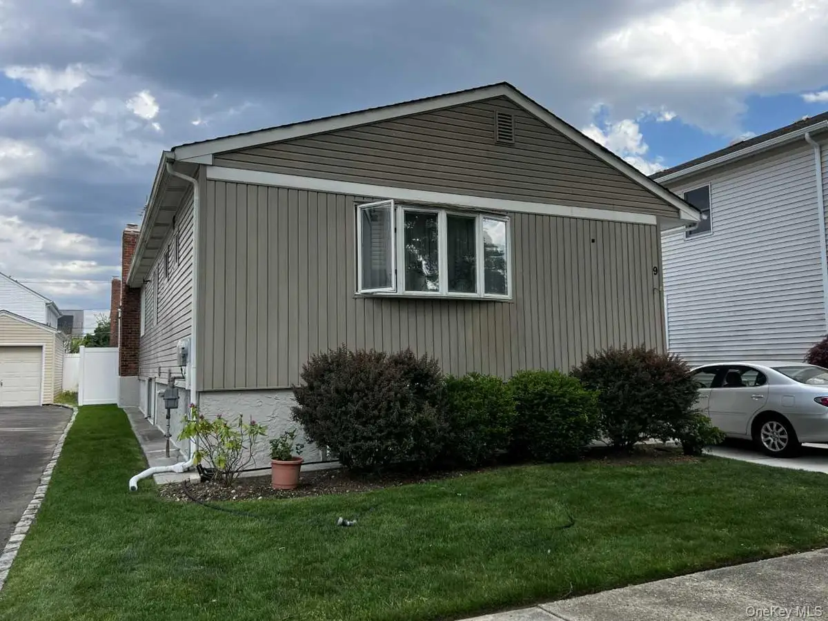 9 Smith Place, Williston Park, NY 11596 - #1