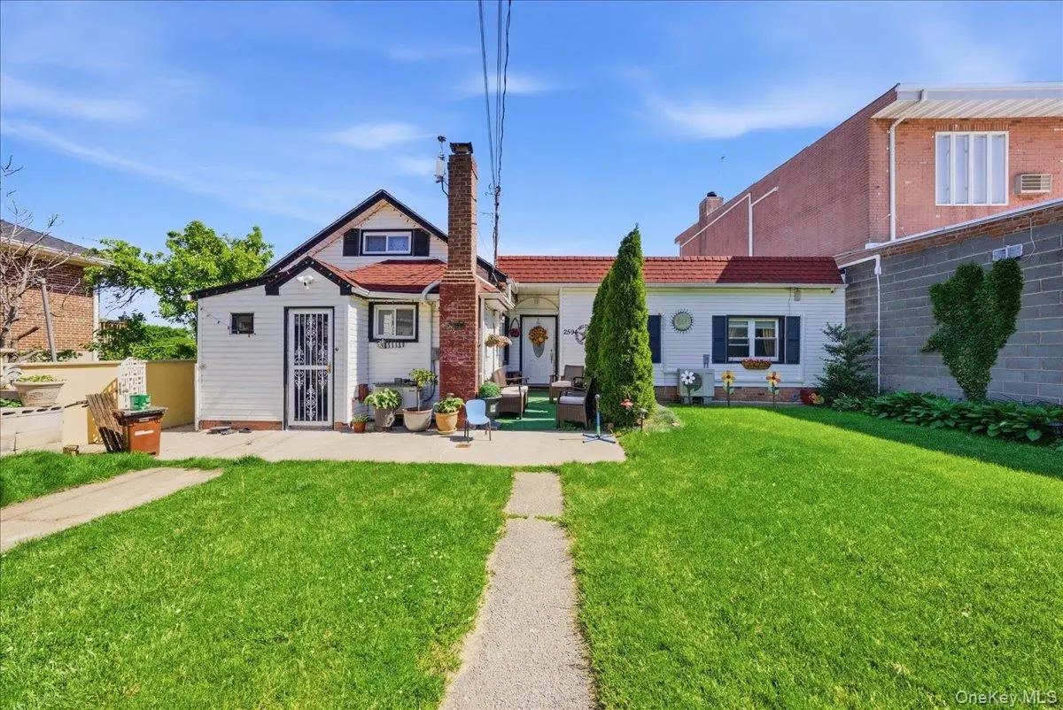 2594 Schurz Avenue, Bronx, NY 10465 - #1