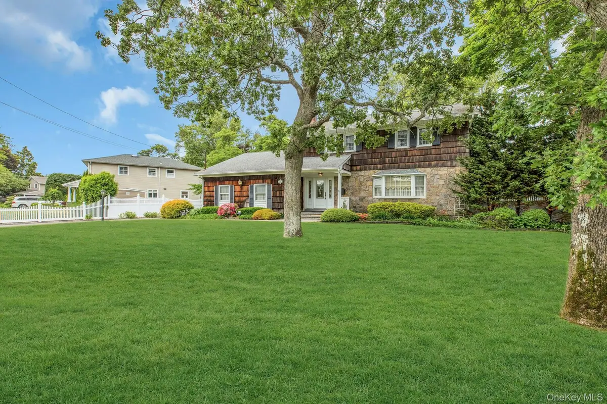 15 Palmer Drive, Sayville, NY 11782 - #1