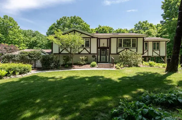 956 Pumpkin Lane, Clinton Corners, NY 12514