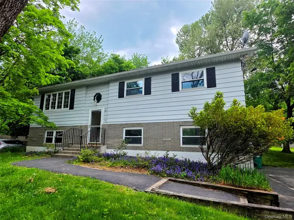 25 Oakwood Drive, Wappingers Falls, NY 12590