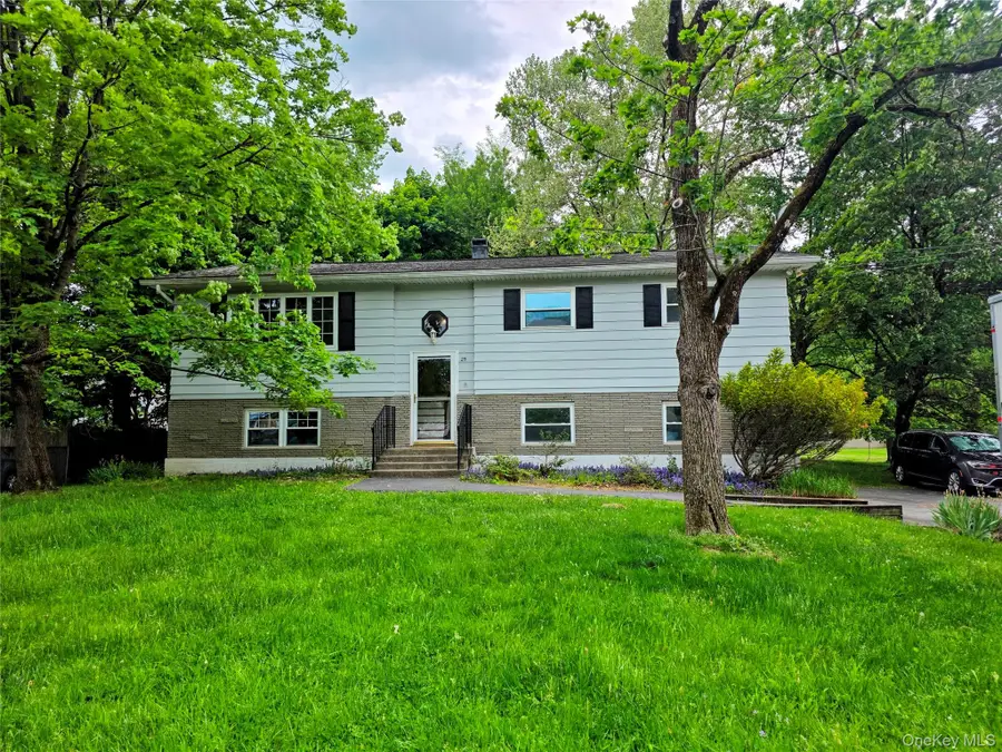 25 Oakwood Drive, Wappingers Falls, NY 12590 - #2