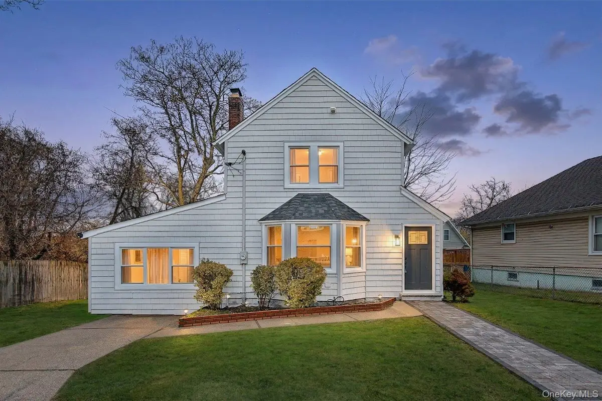 19 West Side Avenue, Bay Shore, NY 11706 - #1