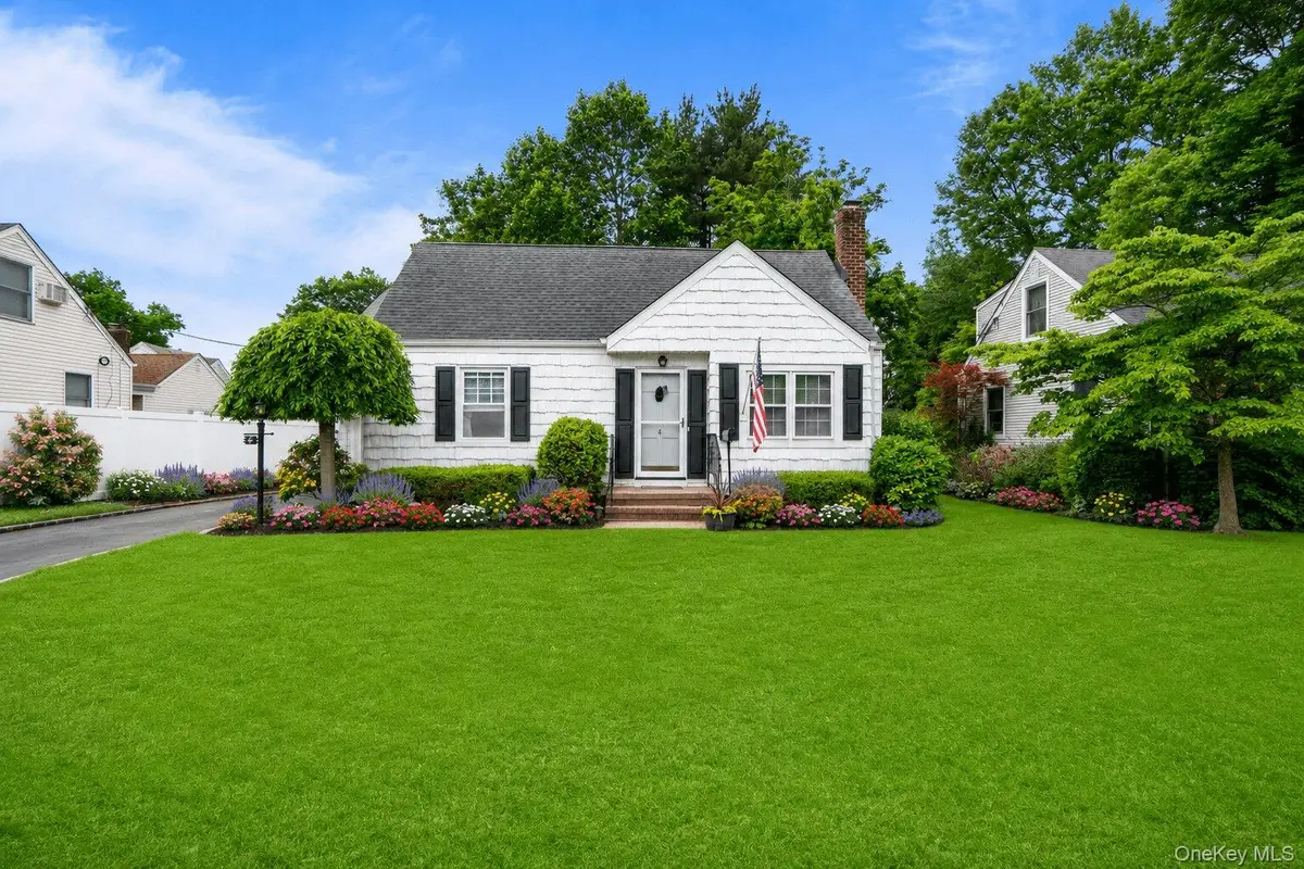 4 Birch Place, Glen Cove, NY 11542 - #1