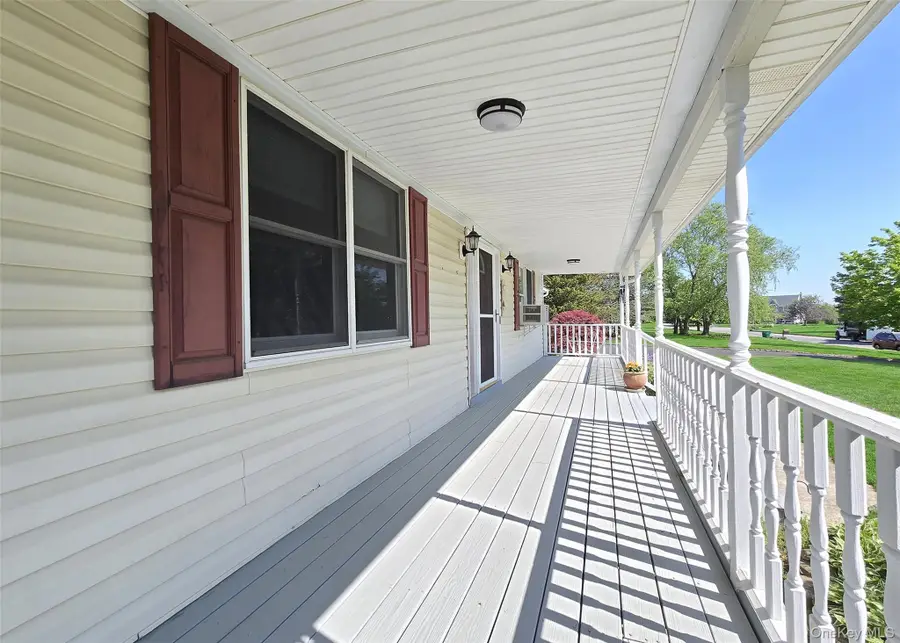 635 Farmveu Road, Mattituck, NY 11952 - #3