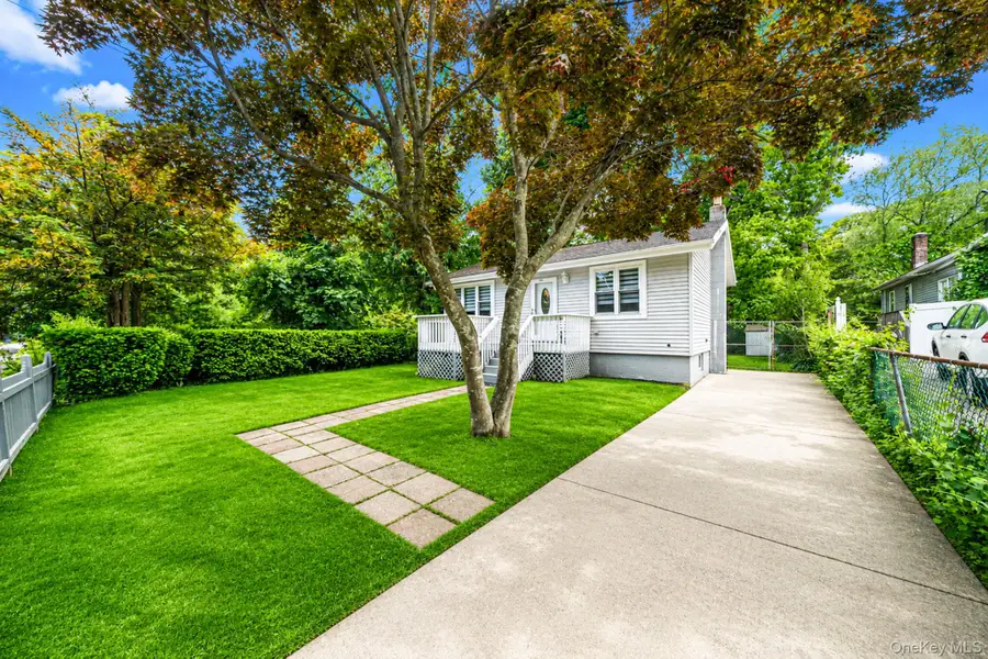 411 Glen Drive, Shirley, NY 11967 - #2