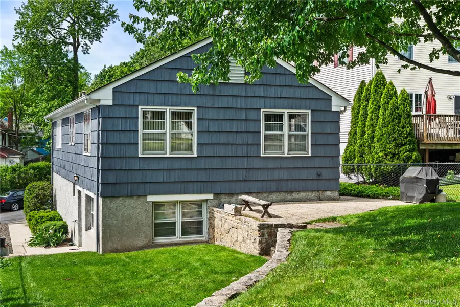 11 Dearborn Street, New Rochelle, NY 10801 - #3