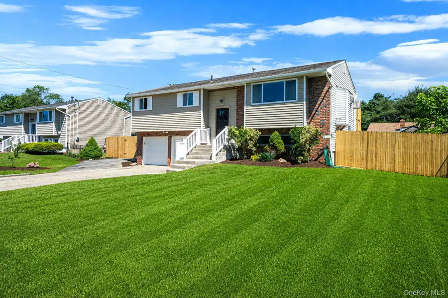 7 Berkeley Avenue, Selden, NY 11784 - #3