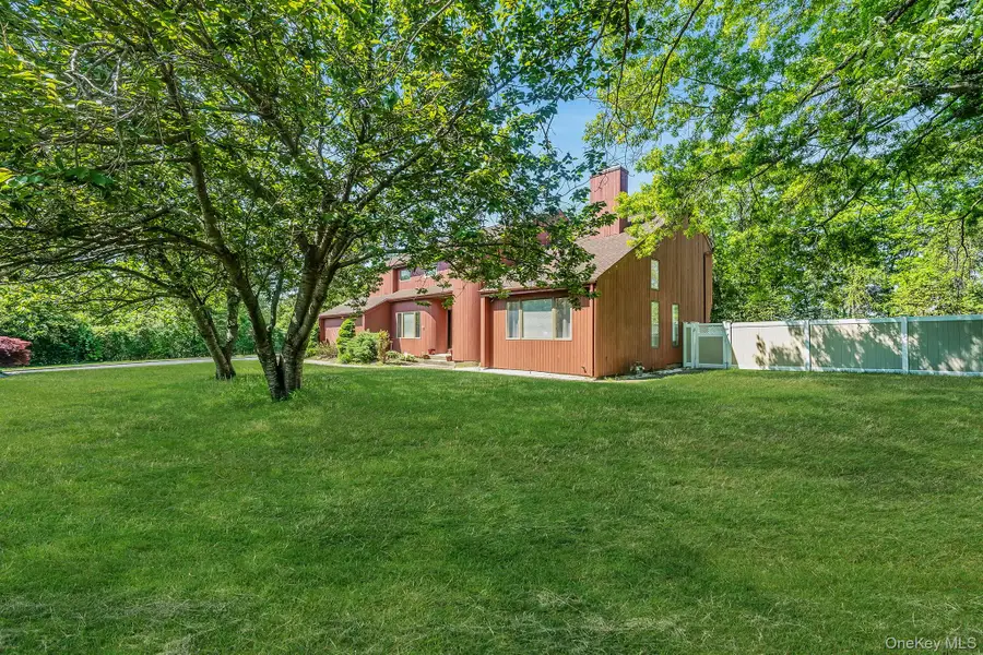 6 Sachem Court, Farmingville, NY 11738 - #3