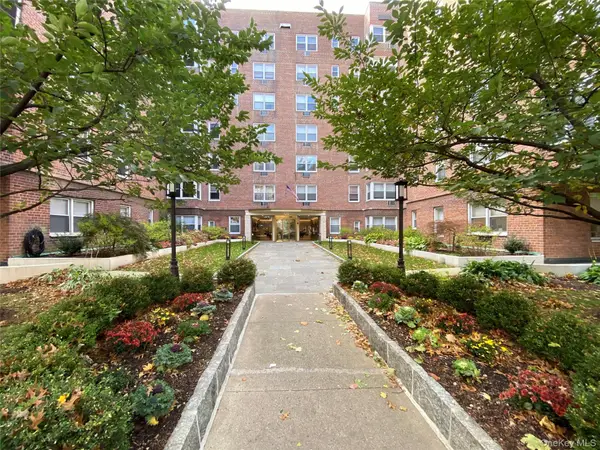120 E Hartsdale Avenue #1R, Hartsdale, NY 10530