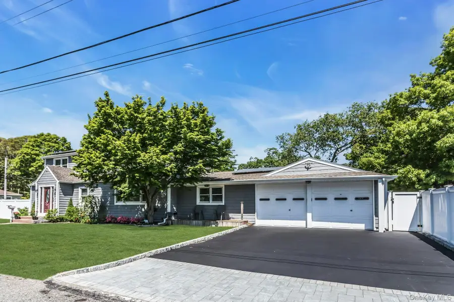 2 Vermont Street, Lindenhurst, NY 11757 - #2