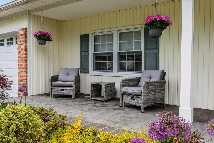 25 Gerald Lane, Old Bethpage, NY 11804 - #3