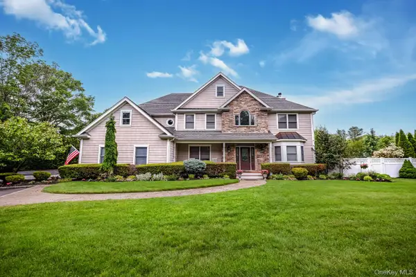 154A Stony Hollow Road, Greenlawn, NY 11740
