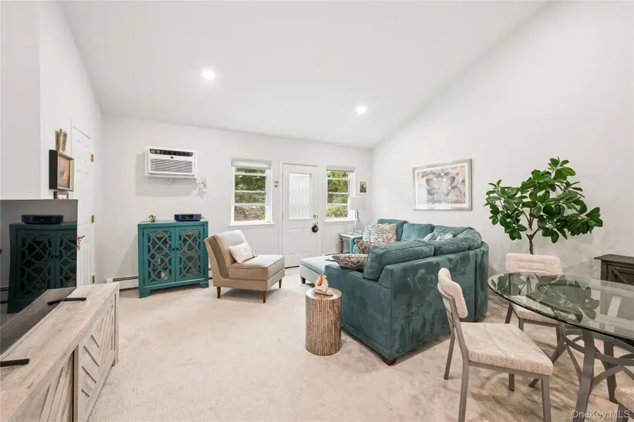 408 Cambridge Court, Glen Cove, NY 11542 - #3
