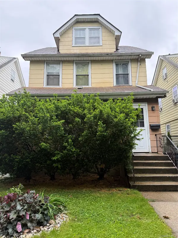 8624 233rd Street, Queens Village, NY 11427