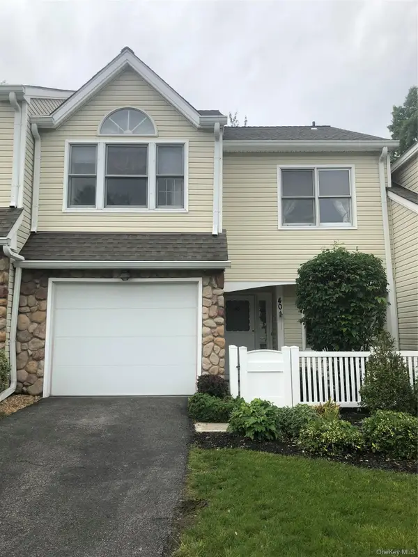 40 Spruce Ridge Drive, Fishkill, NY 12524