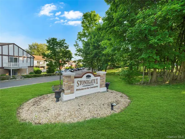 1 Doxbury Lane, Suffern, NY 10901
