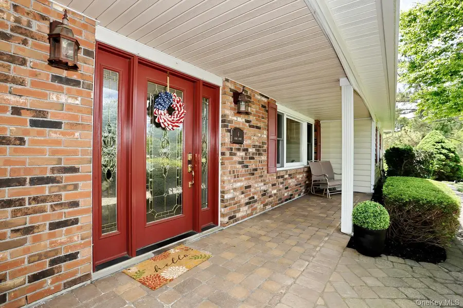 4 Plum Court, Nanuet, NY 10954 - #2