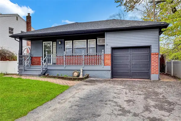 66 Phelps Lane, North Babylon, NY 11703
