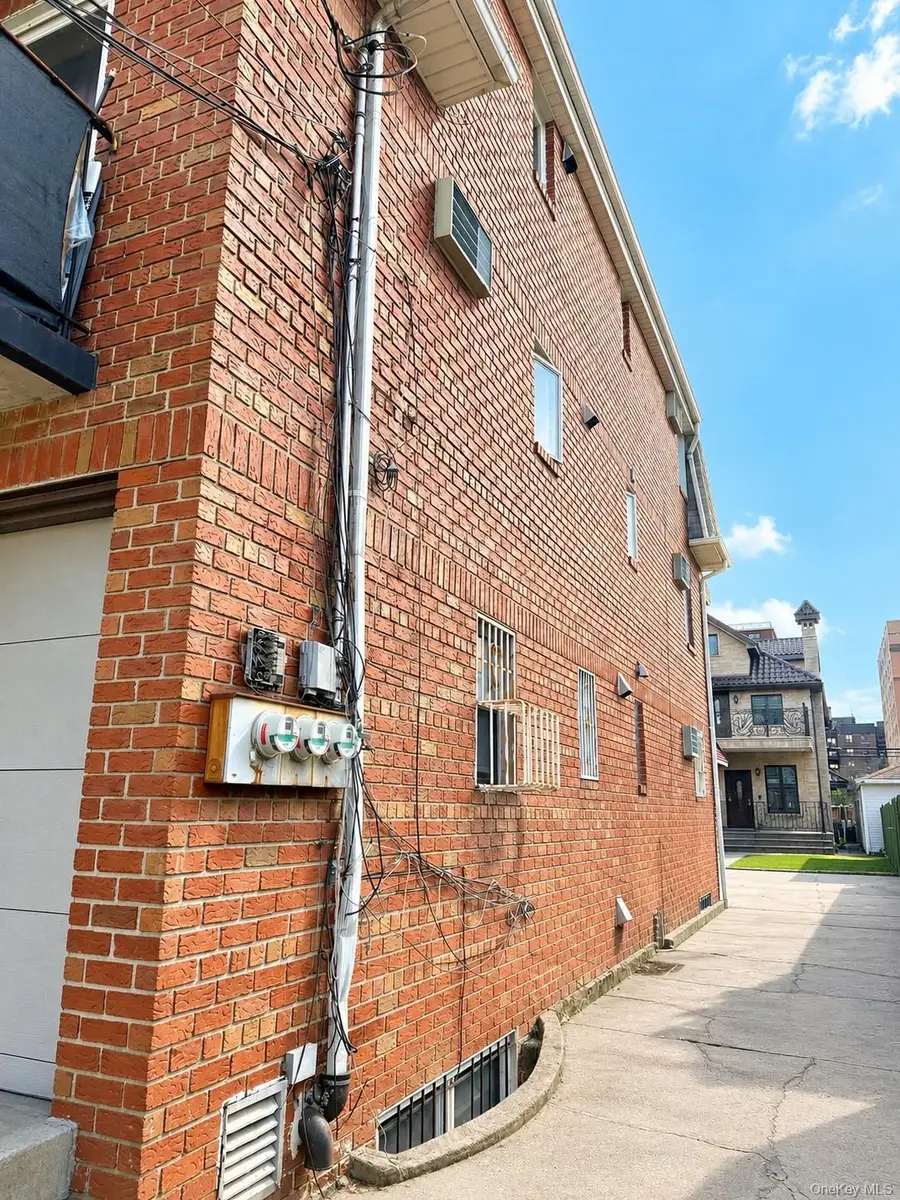 4512 Robinson Street, Flushing, NY 11355 - #2
