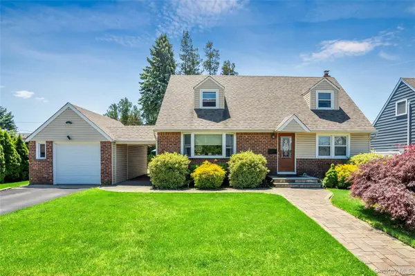 9 Amby Avenue, Plainview, NY 11803