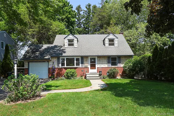 114 Hilldale Road, Albertson, NY 11507