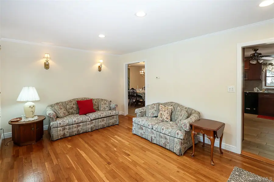 114 Hilldale Road, Albertson, NY 11507 - #2