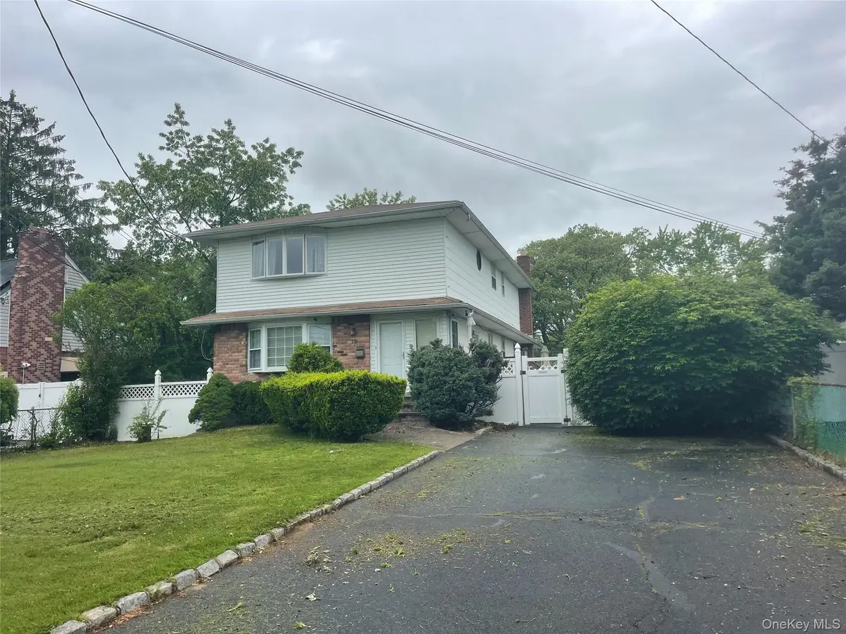 19 Oak Street, Deer Park, NY 11729 - #1